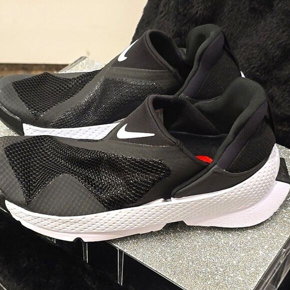 Nike Go FlyEase Easy On/Off Shoes - Picture 8 of 11